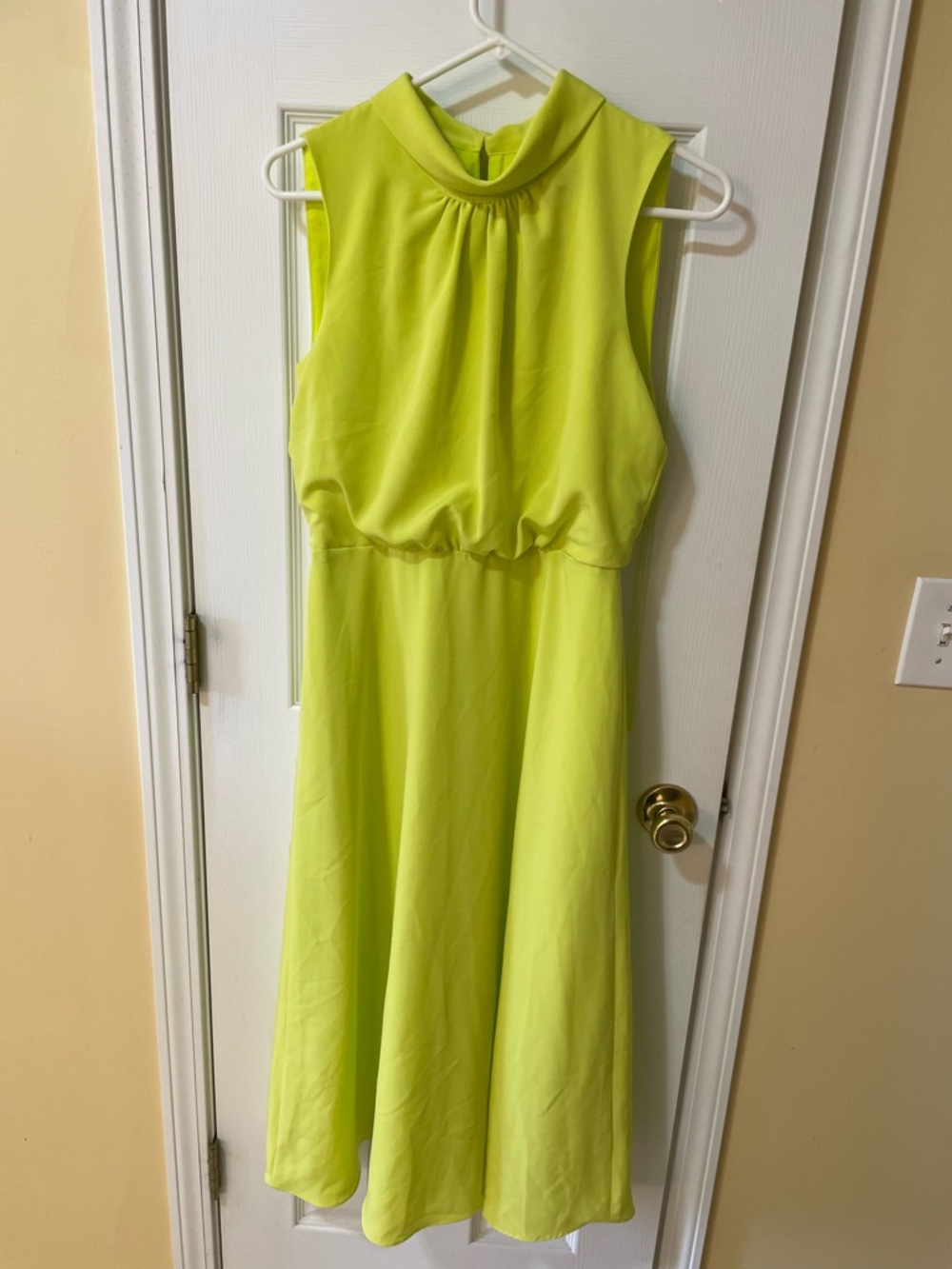 Karl Lagerfeld Paris Dress Size 6 Neon Chartreuse Sleeveless Midi